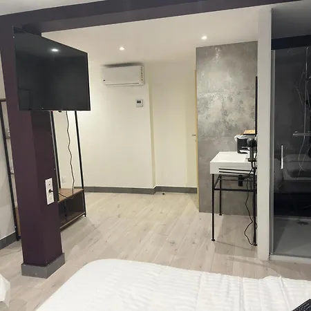 Brasserie En Faim Hotel *